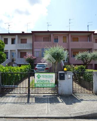 VILLA A SCHIERA A TORRE DI MOSTO