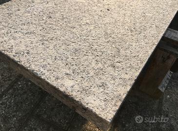 Davanzale coprimuro gradino in pietra granito