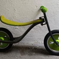 Bicicletta bimbi senza pedali in legno.