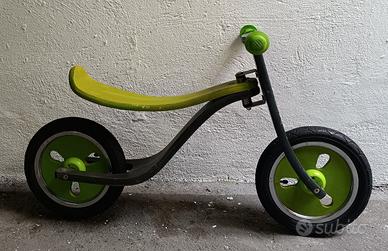 Bicicletta bimbi senza pedali in legno.