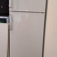 Frigorifero con congelatore, marca Electroline