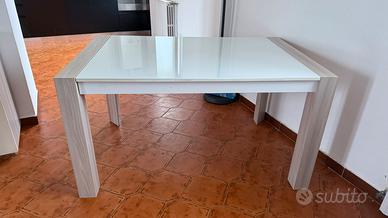 Tavolo allungabile max 220cm
