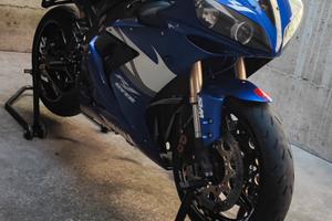 Yamaha R1 
