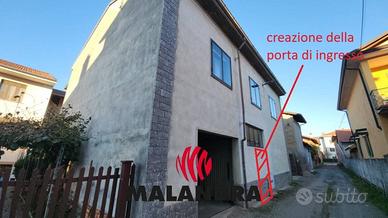 Casa indipendente di 180 m² con 3 locali e box aut