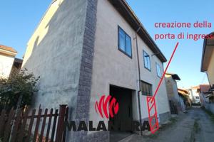 Casa indipendente di 180 m² con 3 locali e box aut