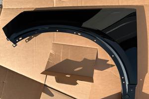 PARAFANGO ANTERIORE SINISTRO VOLVO XC40 2024