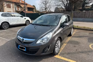 Opel corsa 1.3 diesel 2011