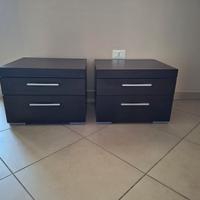 Coppia di comodini in legno