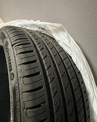 Gomme estive Barum 215/40 R17