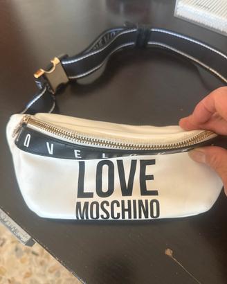 marsupio love moschino