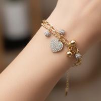 bracciale con ciondoli 