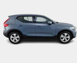 VOLVO XC40 T3 Momentum Pro