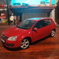 Modellino 1/24 Volkswagen Golf V