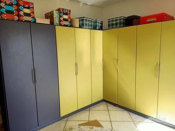 Armadio in legno laminato/massello