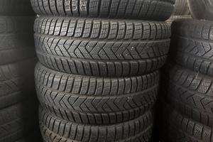 Gomme invernali 215 60 16 Pirelli