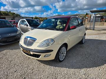 Lancia Ypsilon 1.3 MJT 75 CV Argento