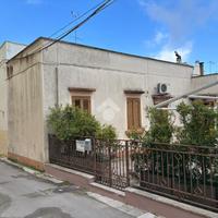 CASA SEMINDIPENDENTE A ALEZIO