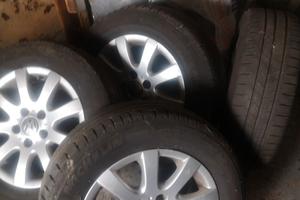 Gomme 195 /55/R15 4 con cerchio e 4 no