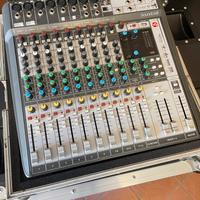 Soundcraft mixer  signature 12 mtk con flycase