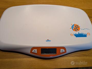 Bilancia pesa neonati