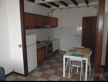 Stanza ampia e luminosa