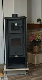 Stufa a legna con forno