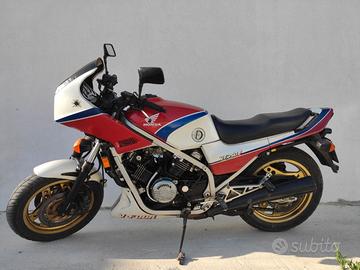 HONDA VF 750 F (1985)