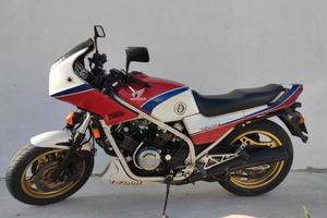 HONDA VF 750 F (1985)