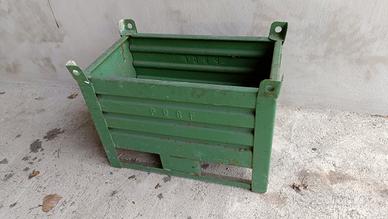 contenitore in lamiera con piede scatolato 