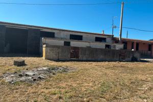 Proprietà in zona industriale - Ampi spazi