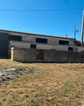 Proprietà in zona industriale - Ampi spazi