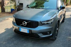 Volvo xc40 awd  d4
