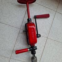 trapano a manovella