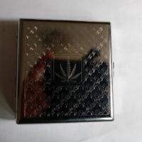 Portasigarette e arrotolasigarette in acciaio