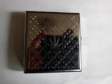 Portasigarette e arrotolasigarette in acciaio