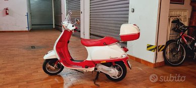 Vespa 50 azzurra Vendita in Moto e scooter - Main Image