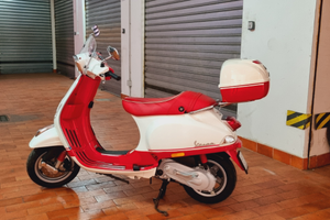 Vespa 50 S "COLLEGE" bicolore serie limitata