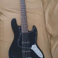 Basso elettrico 5 corde nuovo