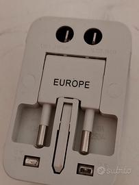Adattatore Universale da Viaggio All-in-One (EU/UK