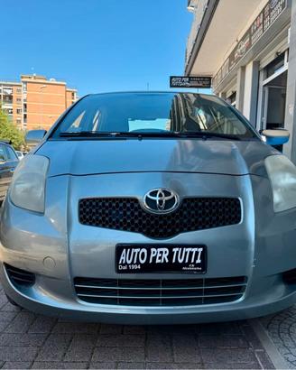 Toyota Yaris 1.0 5 porte Sol