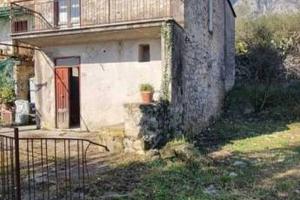 Villa di 110 m² con 5 locali e box auto a Ausonia