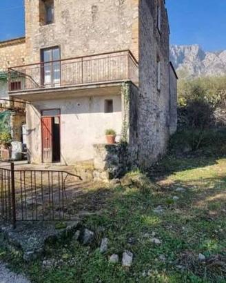 Villa di 110 m² con 5 locali e box auto a Ausonia