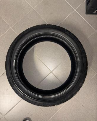 3 gomme 225/40 R18 92Y “Pirelli pz4” e “Fortune”