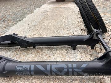 Forcella Rock Shox Lyric 160 steli 35