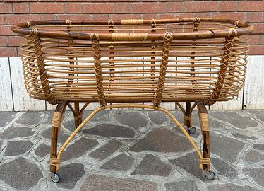 Culla vintage in vimini