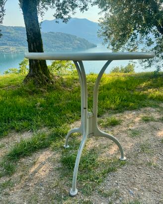 5 Tavoli rotondi + 1 Tavolo quadrato da esterno
