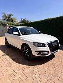 Audi q5 2.0TDI  170 cavalli anno 2011