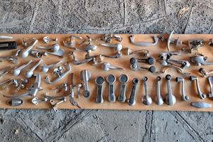 Lotto maniglie e pomelli auto epoca