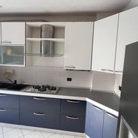 Cucina angolare completa – su misura