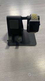 Dock per telefono e smartwatch